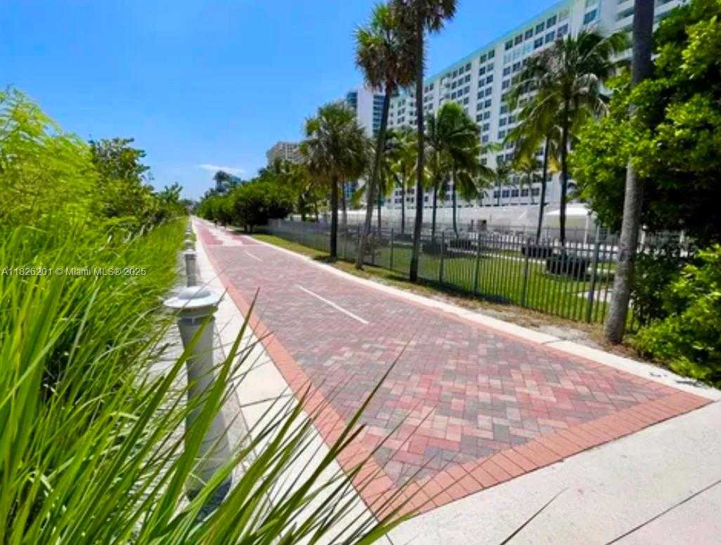 Small Image of 2899 COLLINS AVE #908, Miami Beach Number 25