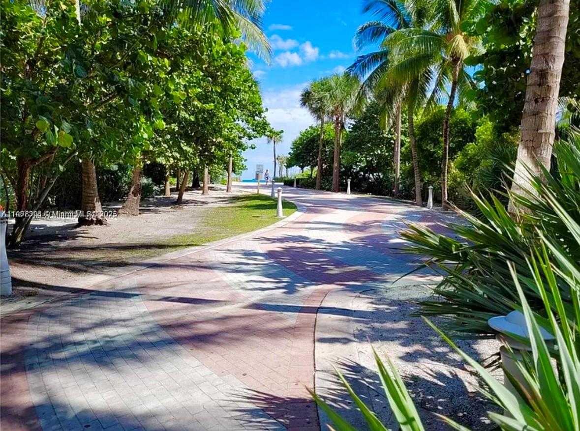 Small Image of 2899 COLLINS AVE #908, Miami Beach Number 29
