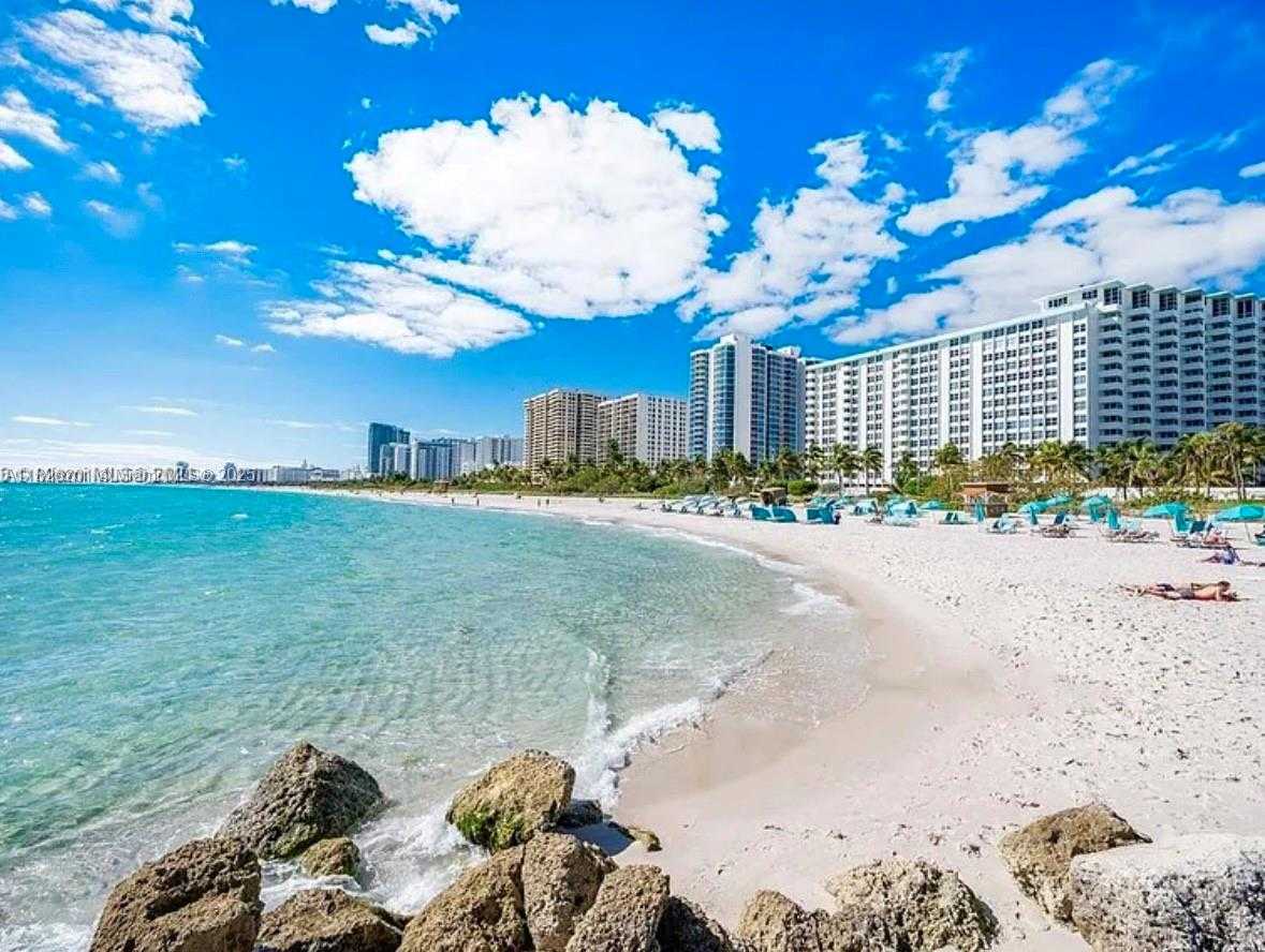 Small Image of 2899 COLLINS AVE #908, Miami Beach Number 3