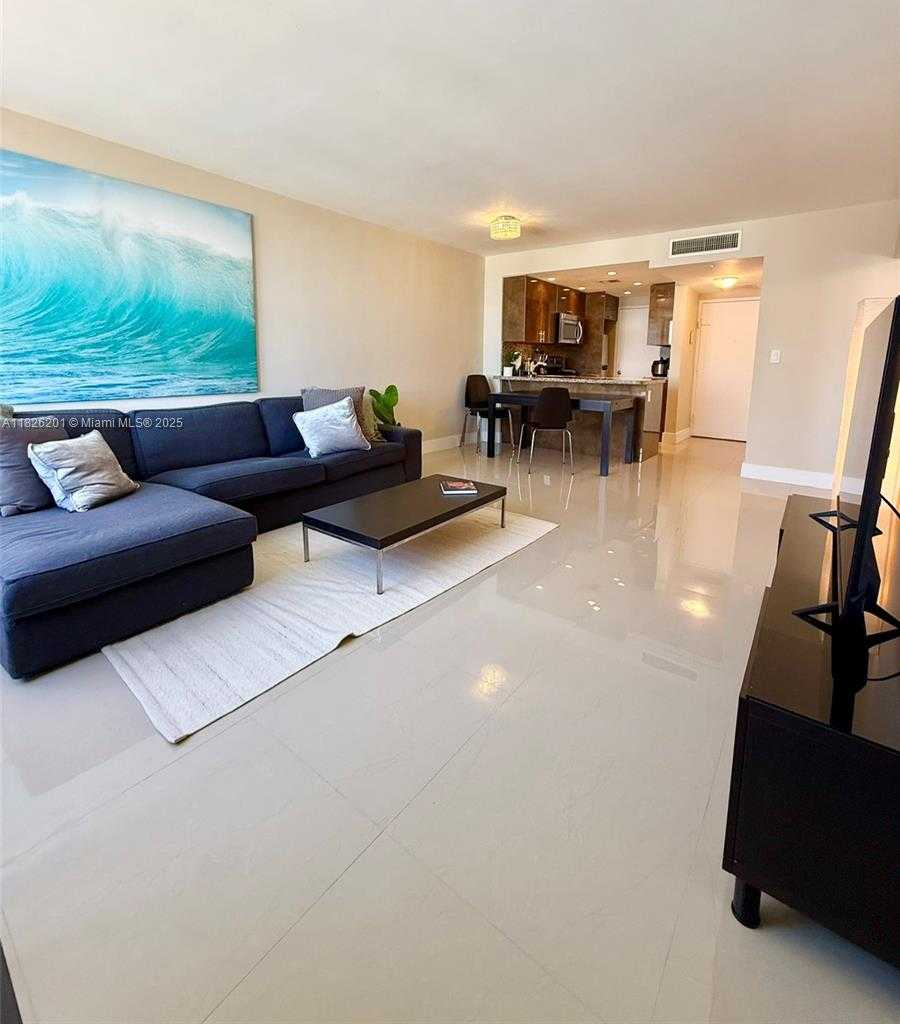 Small Image of 2899 COLLINS AVE #908, Miami Beach Number 4