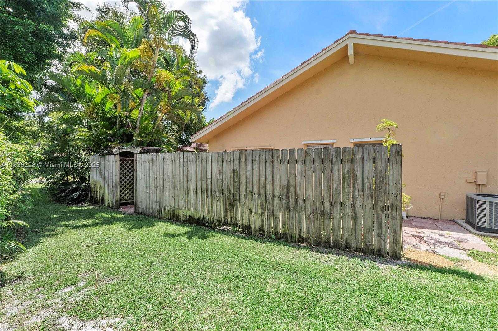 Small Image of 23257 BOCA CLUB COLONY CIR, Boca Raton Number 15