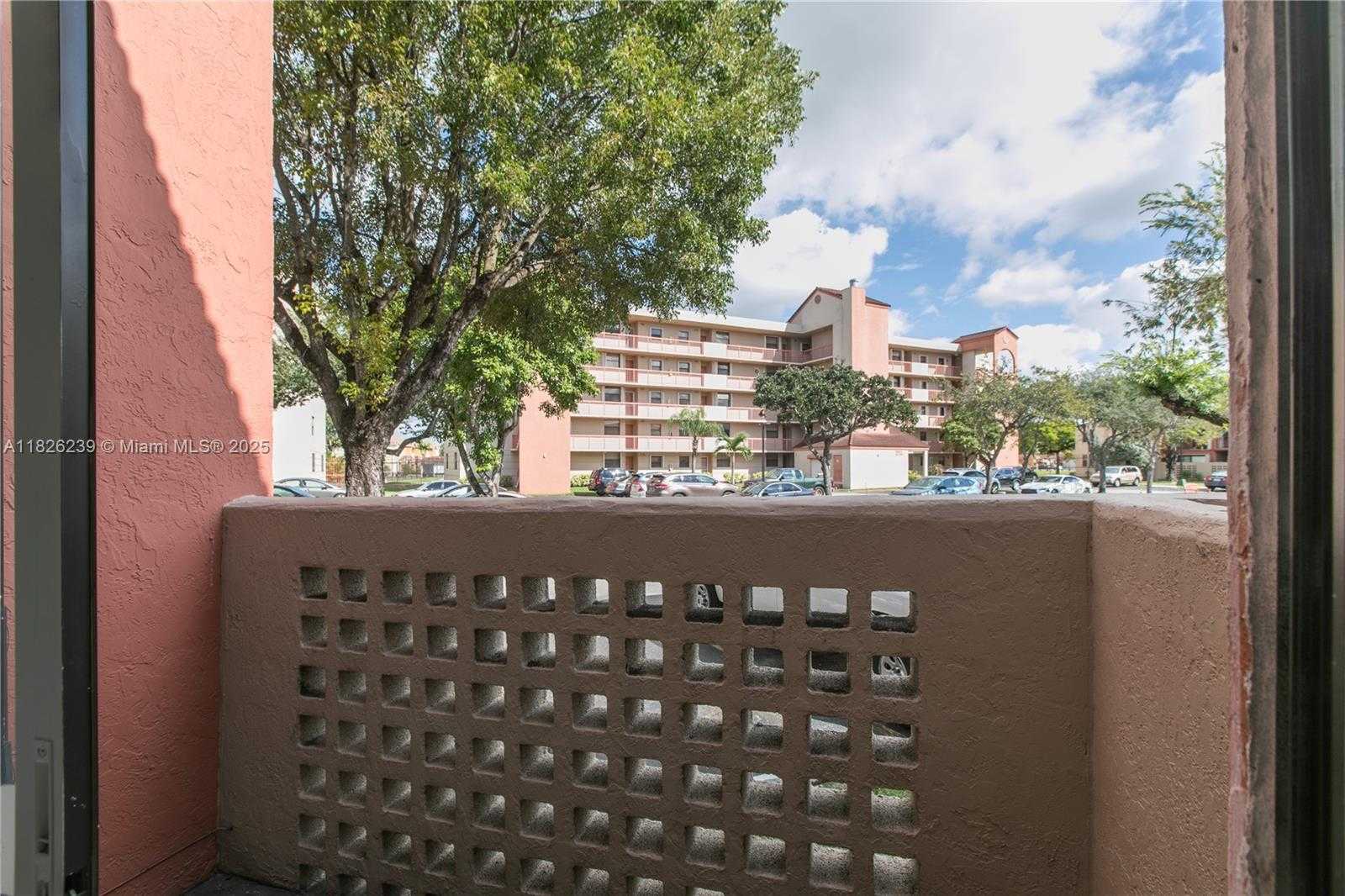 Small Image of 10241 NORTH WEST 9 STREET CIR #109-5, Miami Number 14