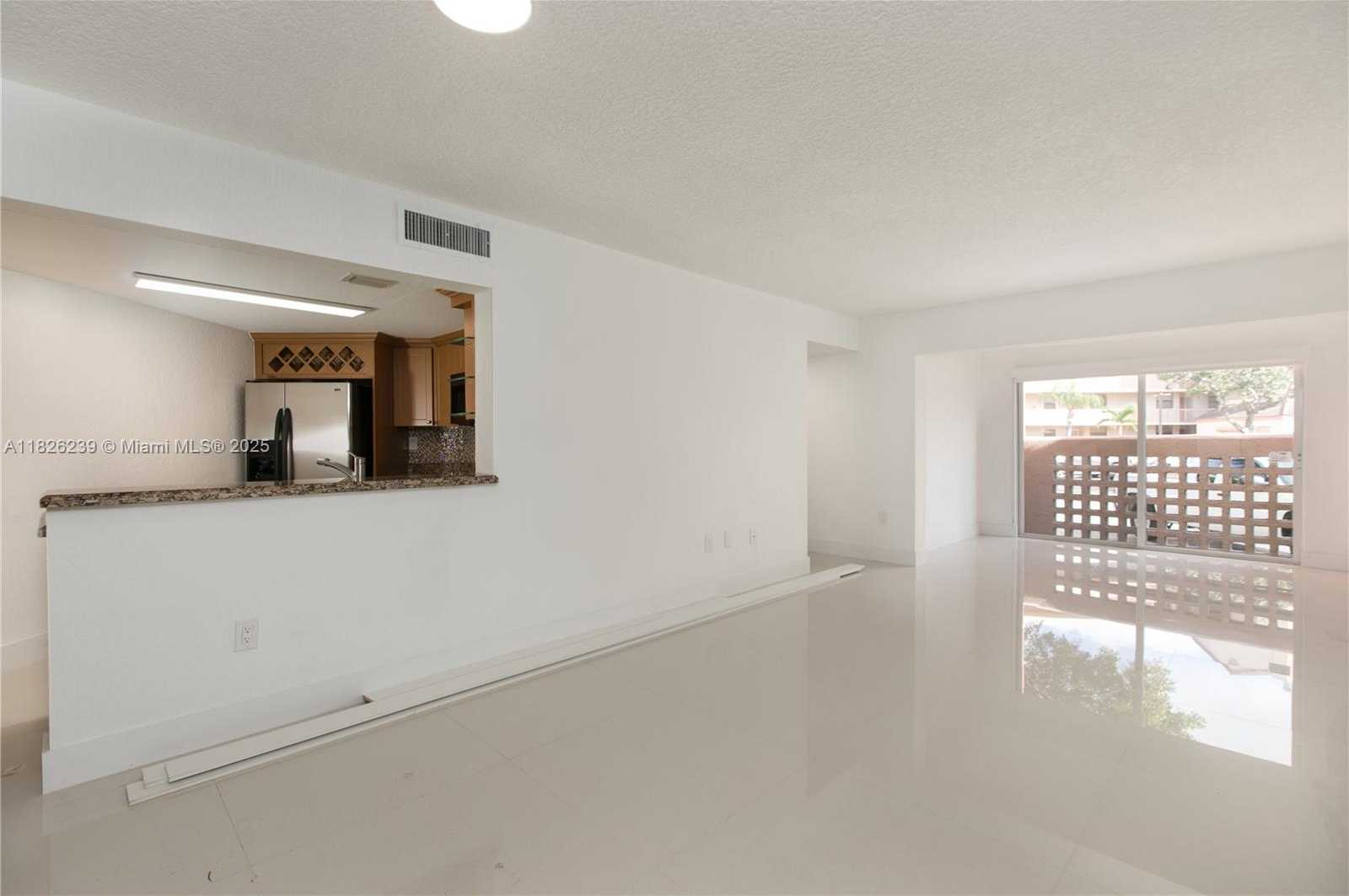 Small Image of 10241 NORTH WEST 9 STREET CIR #109-5, Miami Number 6