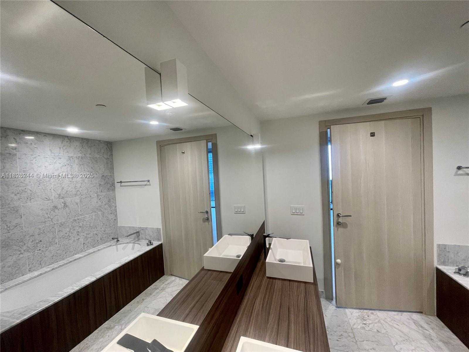 Small Image of 1000 BRICKELL PLZ #3903, Miami Number 33