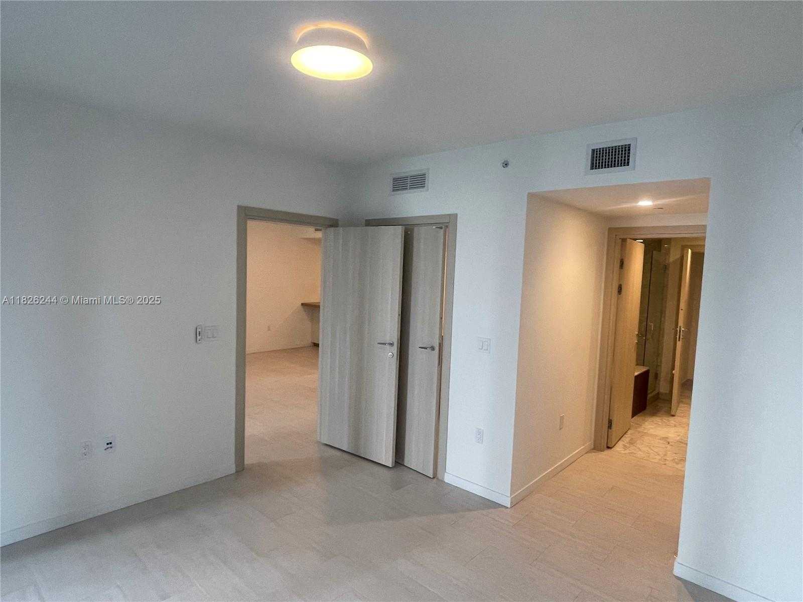 Small Image of 1000 BRICKELL PLZ #3903, Miami Number 36