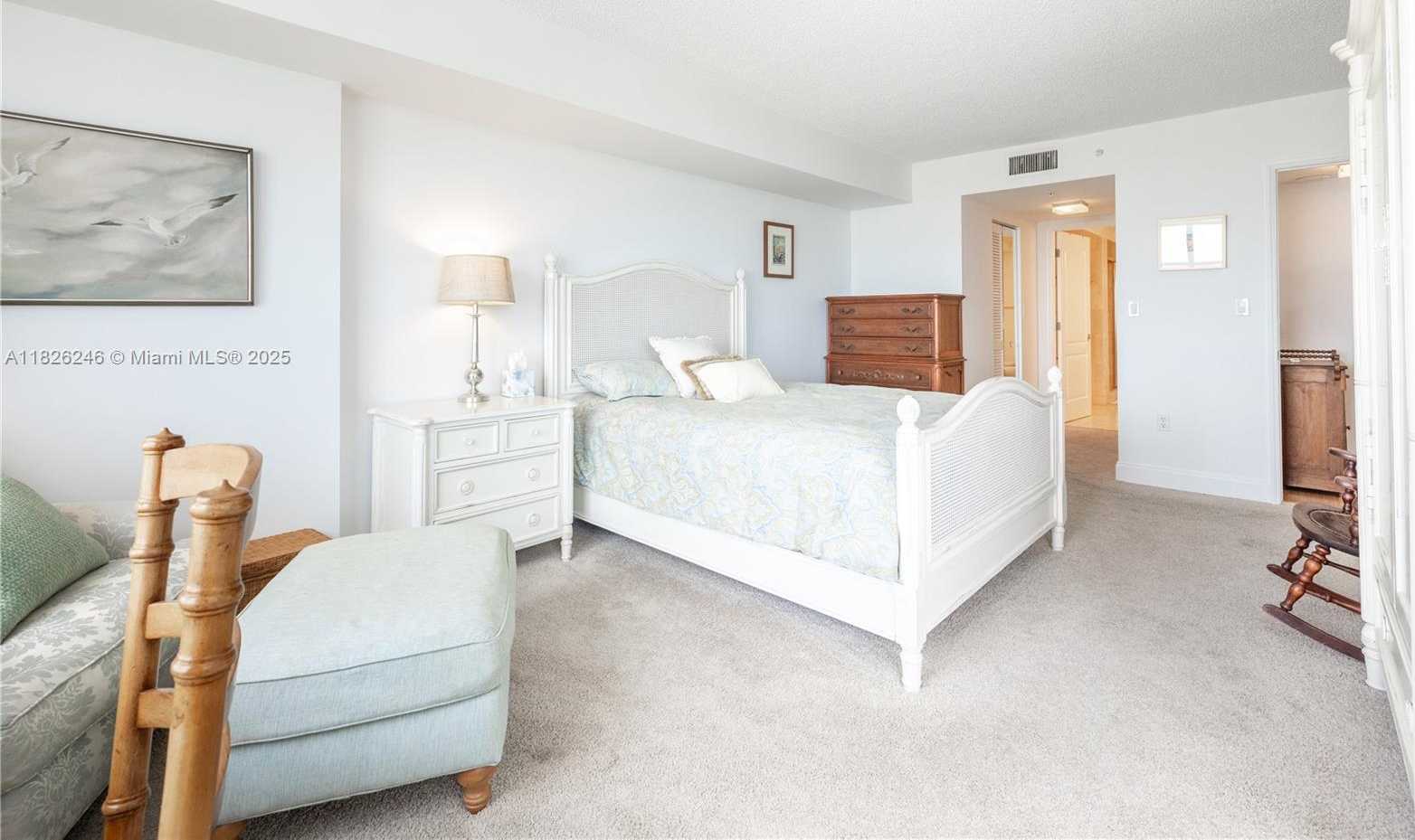 Small Image of 1800 SUNSET HARBOUR DR #2405, Miami Beach Number 10