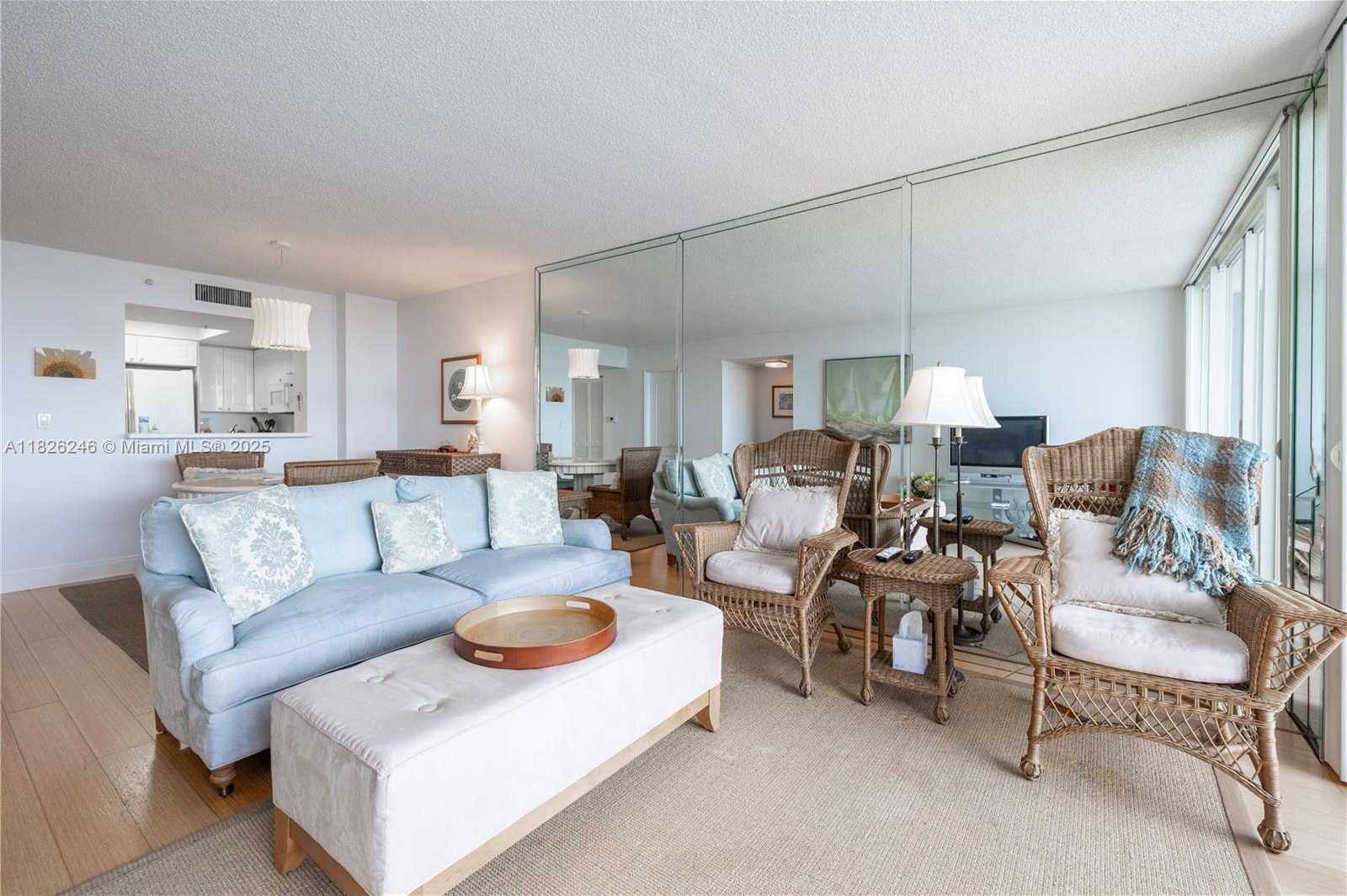 Small Image of 1800 SUNSET HARBOUR DR #2405, Miami Beach Number 4