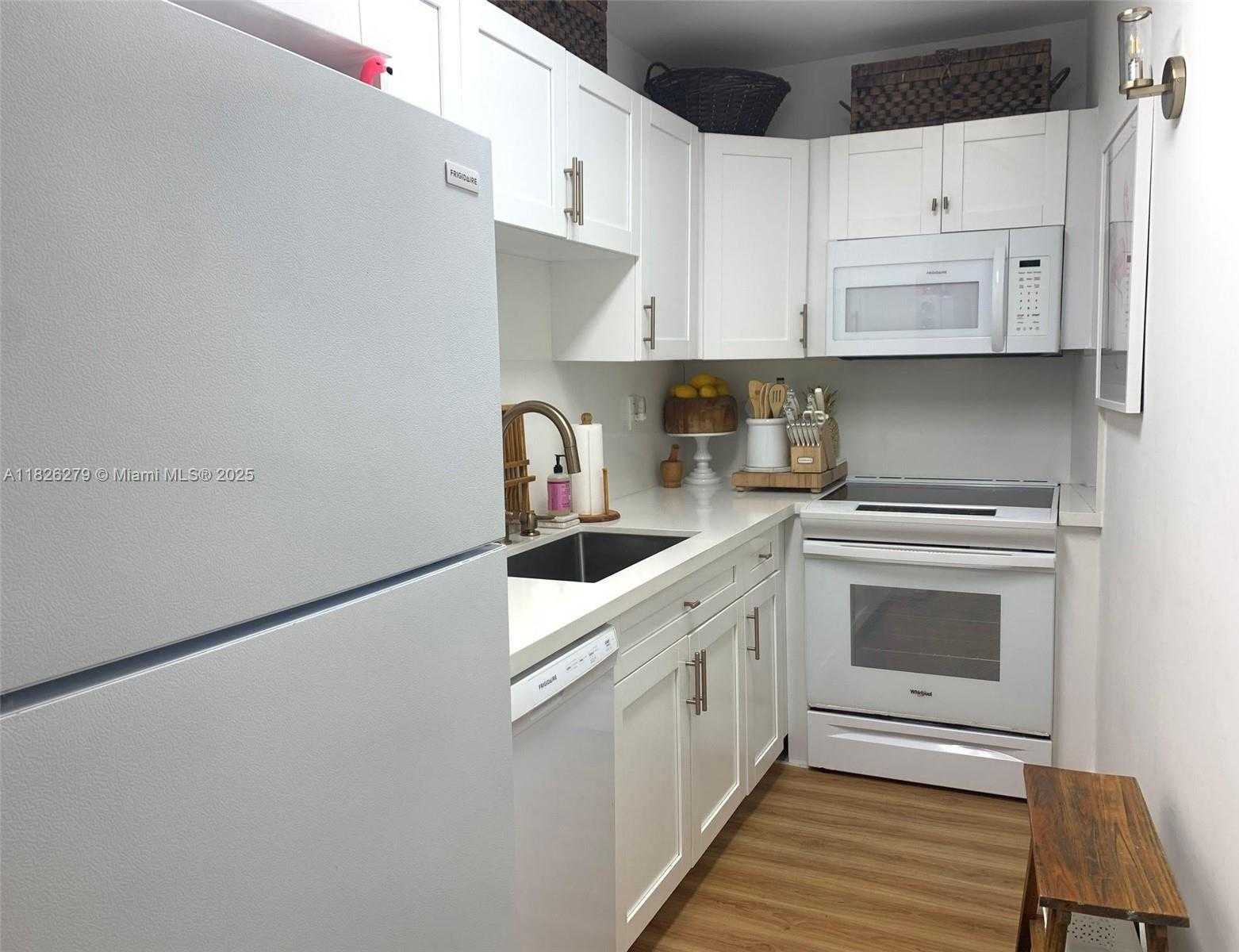 Small Image of 100 LINCOLN RD #315, Miami Beach Number 8