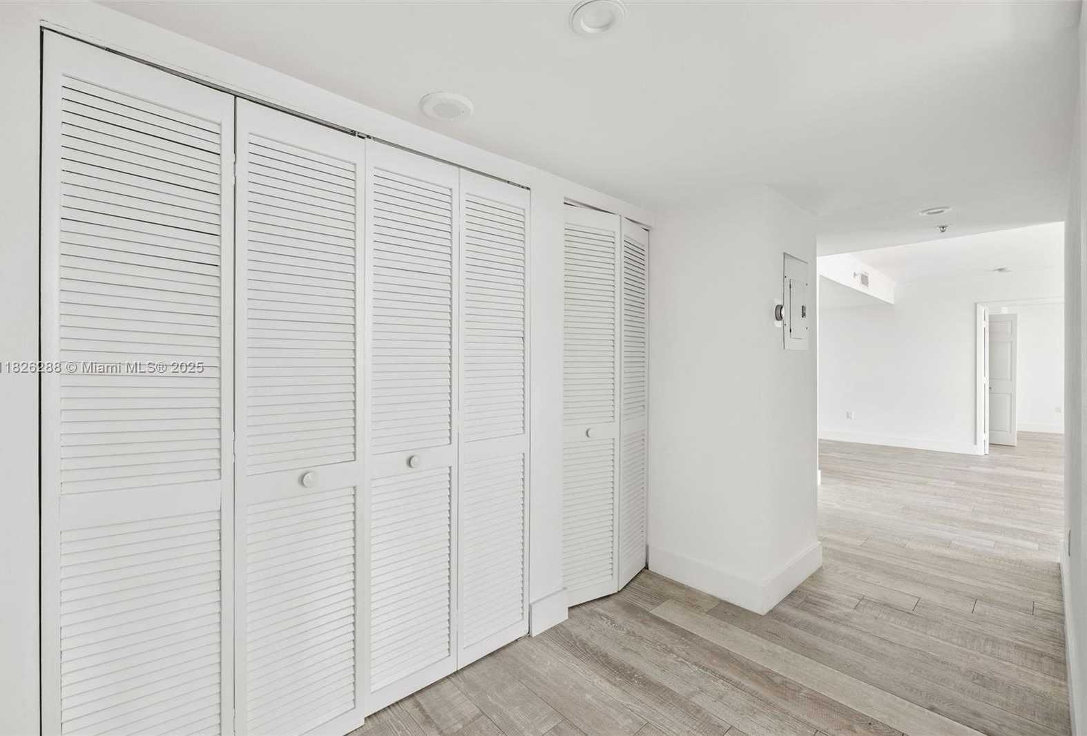 Small Image of 650 WEST AVE #1508, Miami Beach Number 12