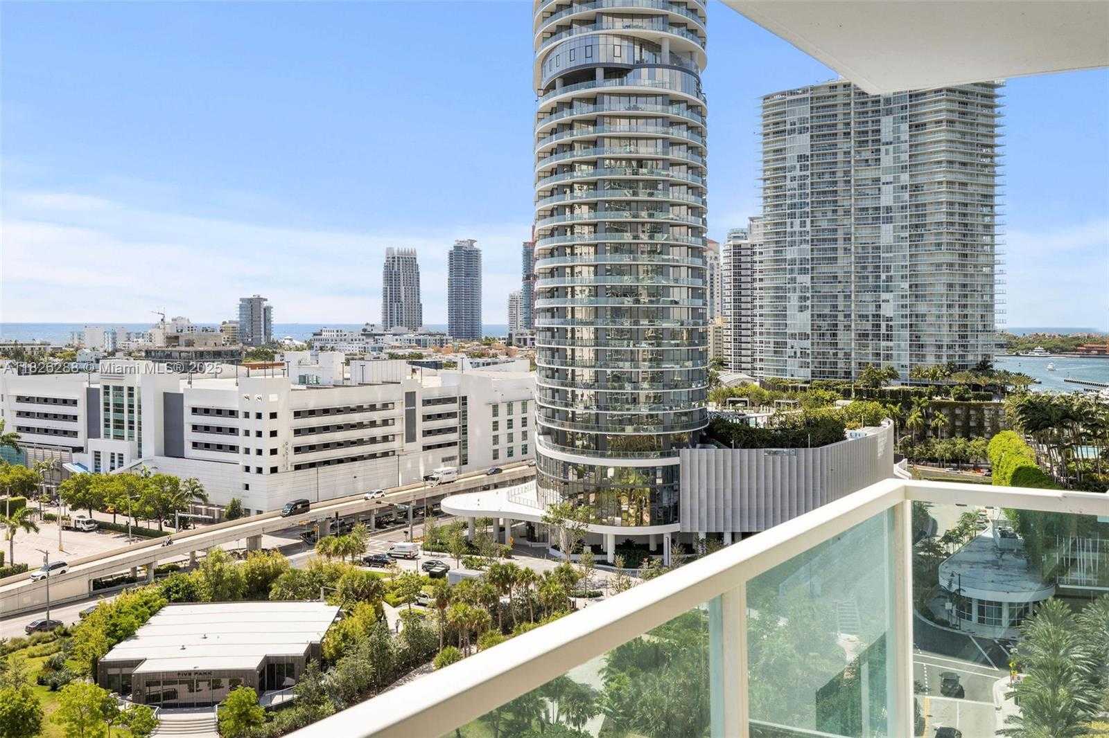Small Image of 650 WEST AVE #1508, Miami Beach Number 3