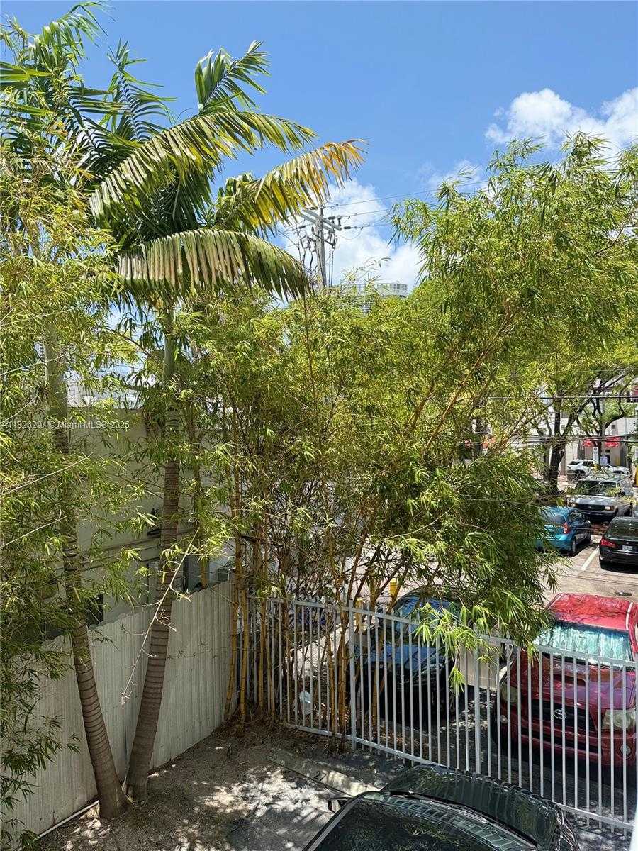 Small Image of 1610 LENOX AVE #215, Miami Beach Number 2