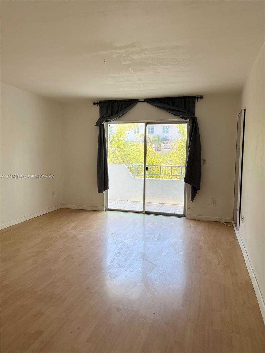Small Image of 1610 LENOX AVE #215, Miami Beach Number 3
