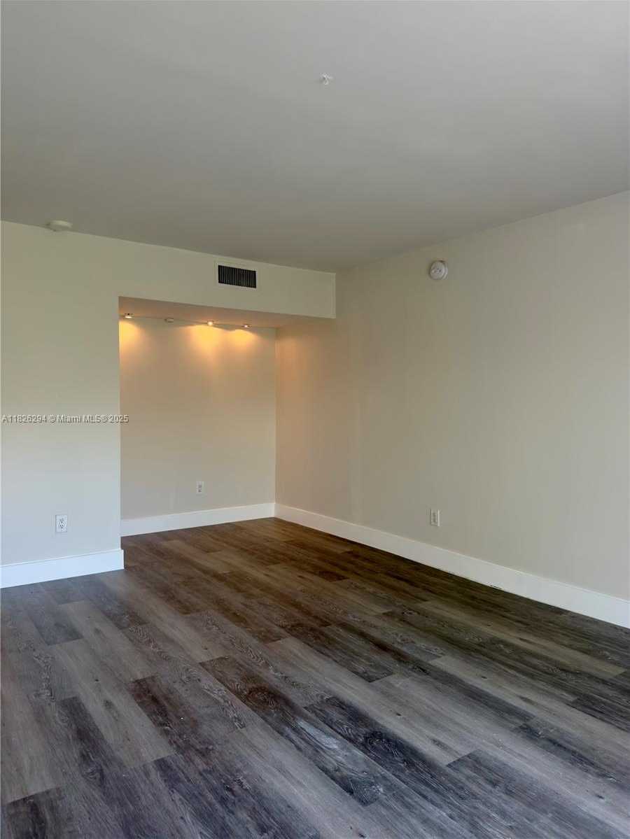 Small Image of 1610 LENOX AVE #215, Miami Beach Number 7