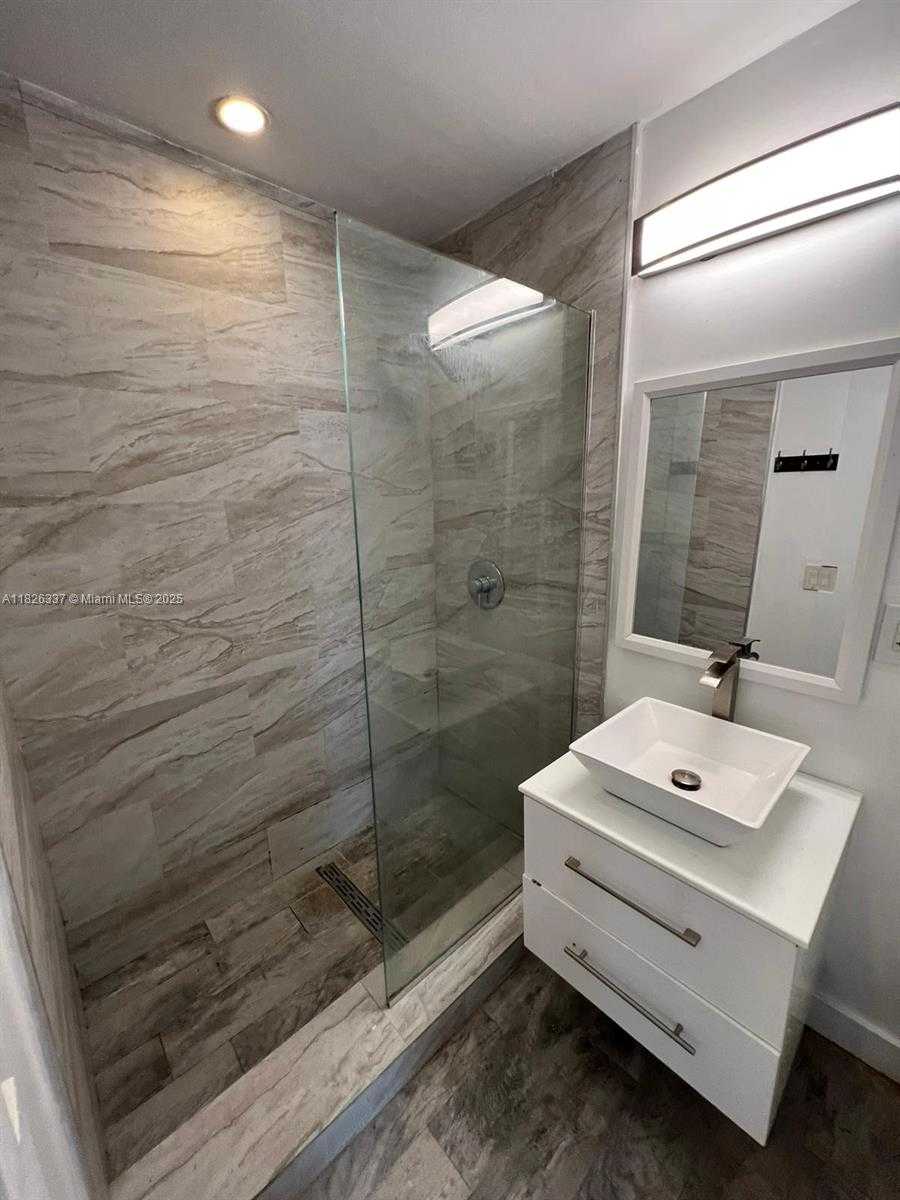 Small Image of 650 EUCLID AVE #207, Miami Beach Number 3