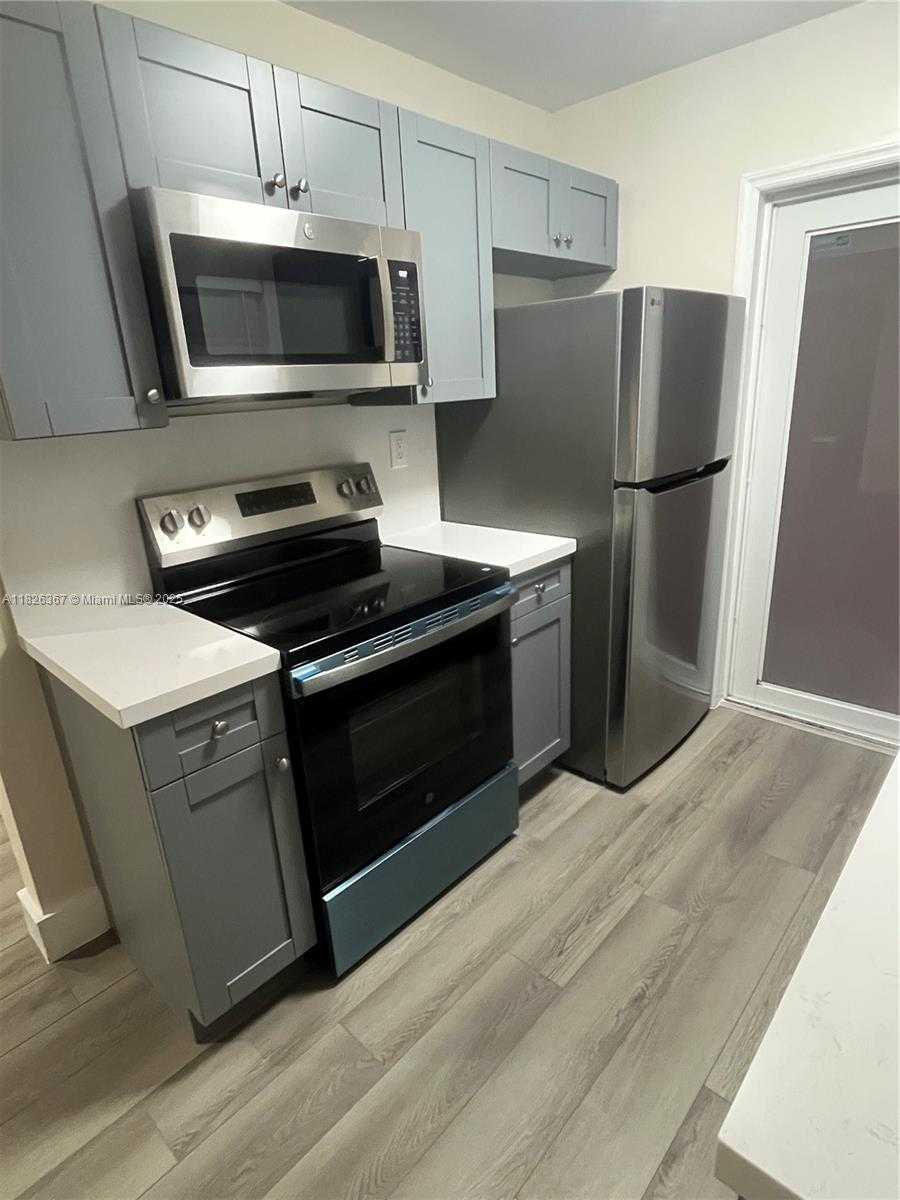 Small Image of 1747 RODMAN ST #206, Hollywood Number 2