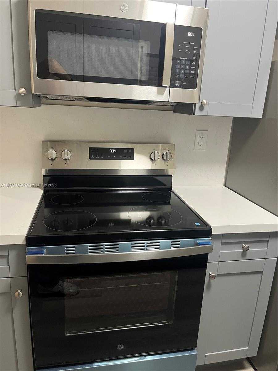 Small Image of 1747 RODMAN ST #206, Hollywood Number 3