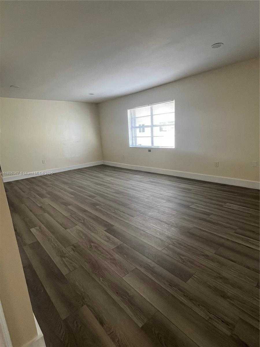 Small Image of 1747 RODMAN ST #206, Hollywood Number 4