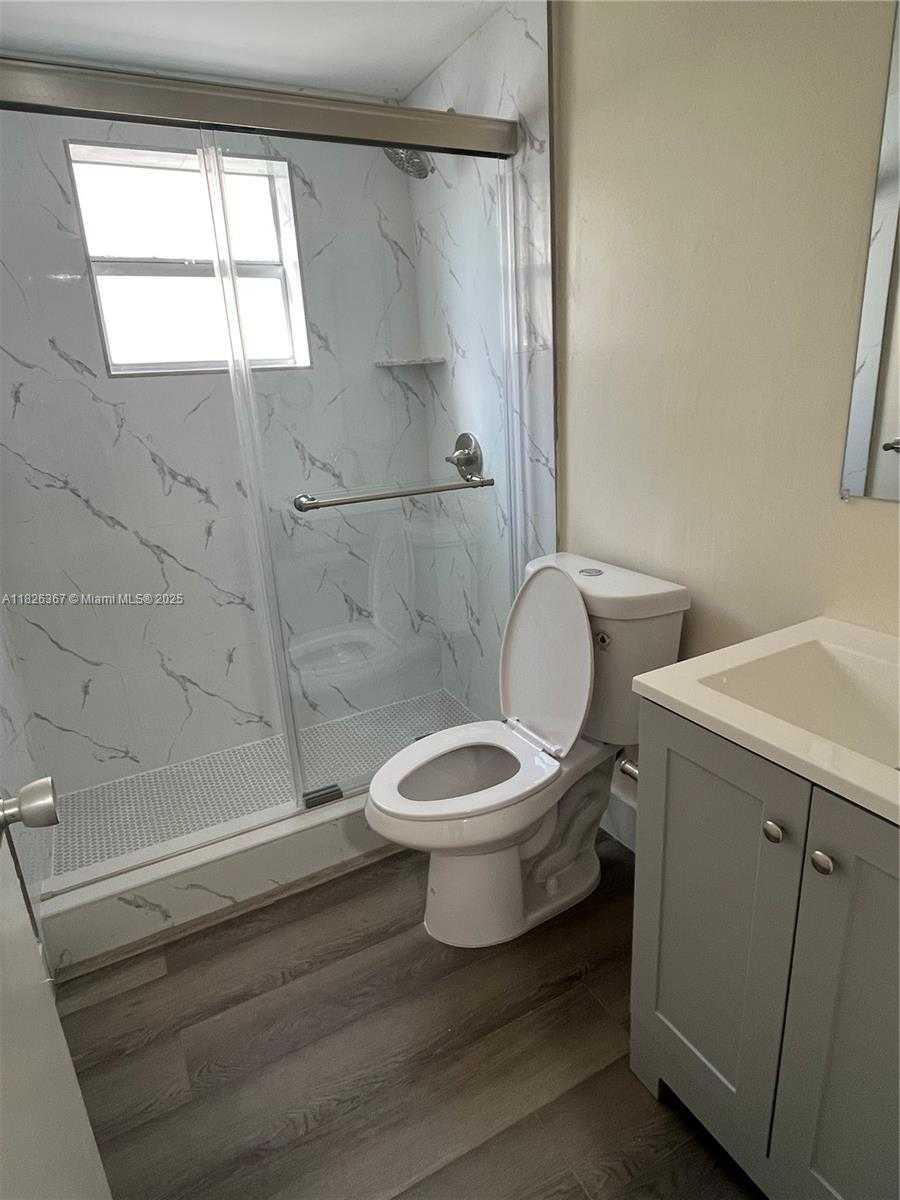 Small Image of 1747 RODMAN ST #206, Hollywood Number 8