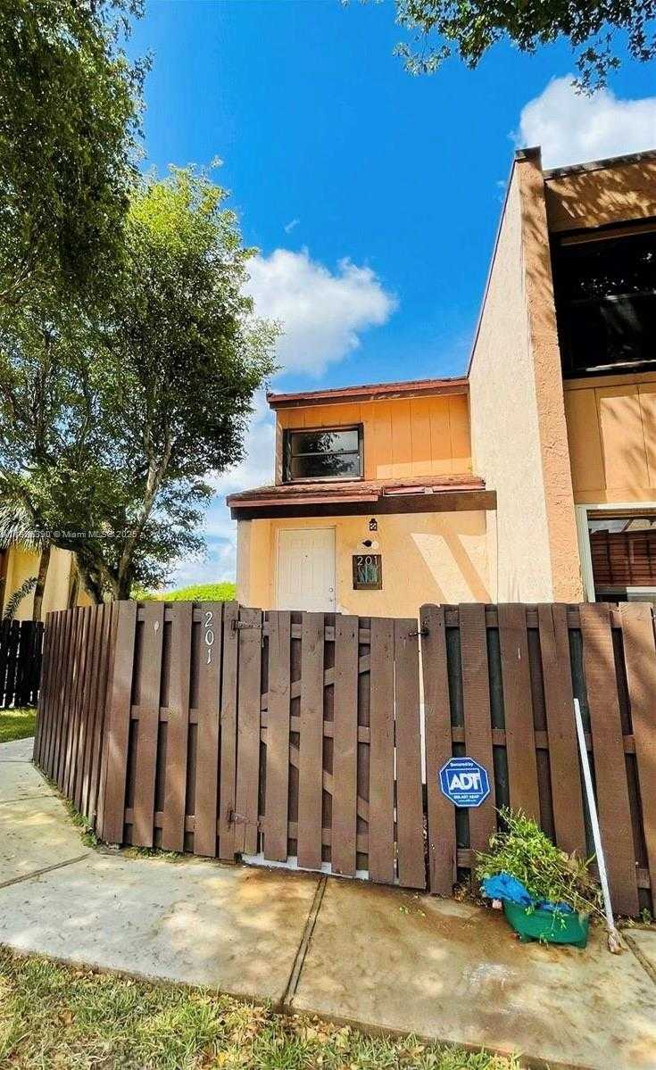 Small Image of 415 WEST PARK DR #201, Miami Number 20