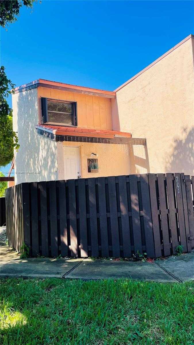 Small Image of 415 WEST PARK DR #201, Miami Number 22
