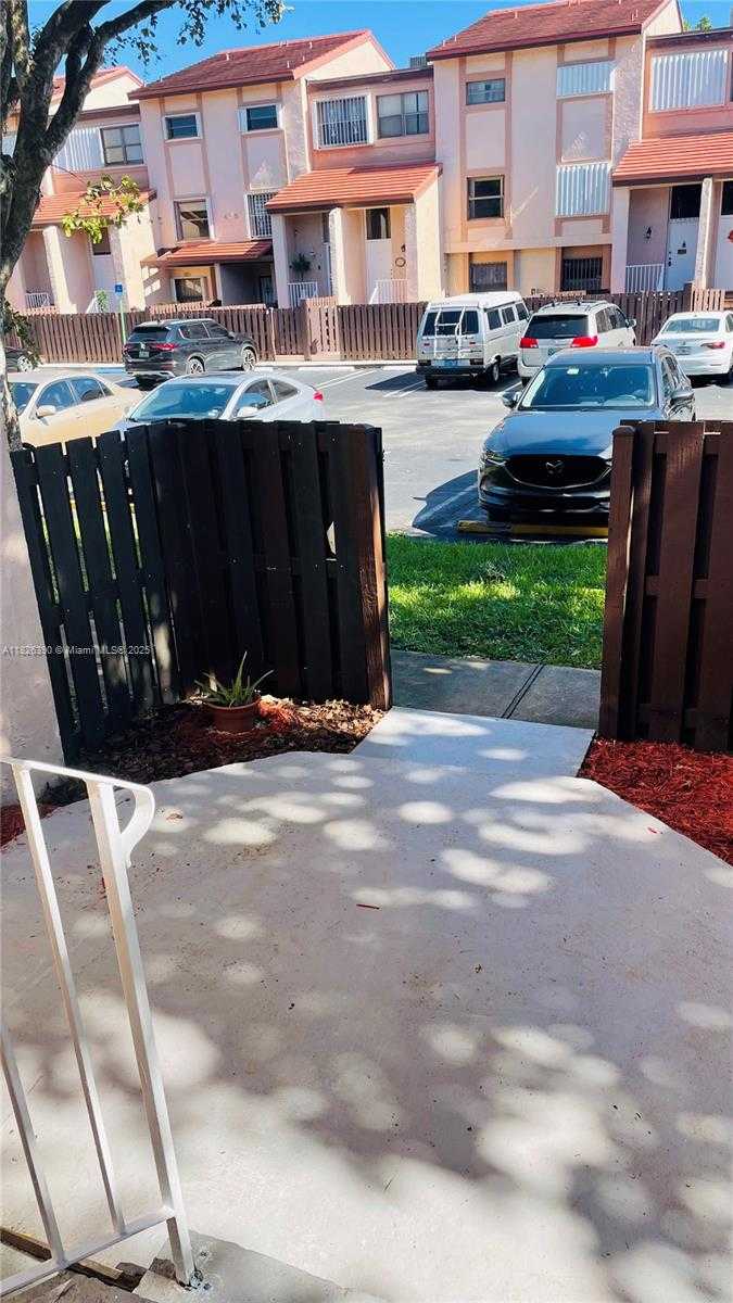 Small Image of 415 WEST PARK DR #201, Miami Number 24