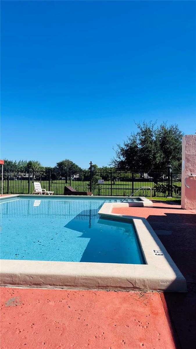 Small Image of 415 WEST PARK DR #201, Miami Number 26