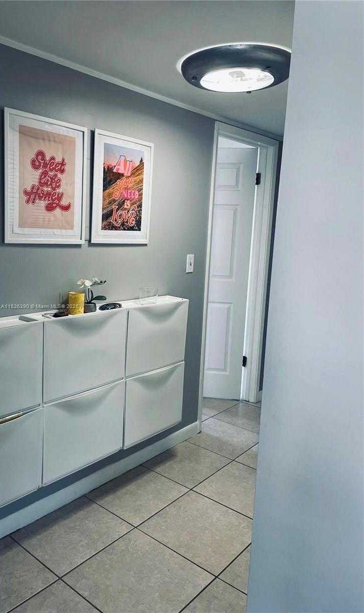 Small Image of 415 WEST PARK DR #201, Miami Number 6