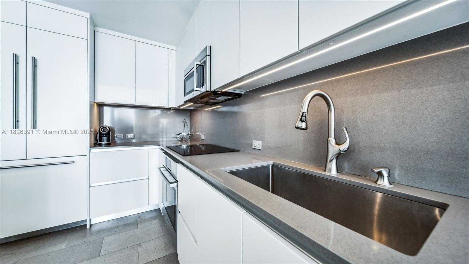 Small Image of 68 SOUTH EAST 6TH ST #1605, Miami Number 10