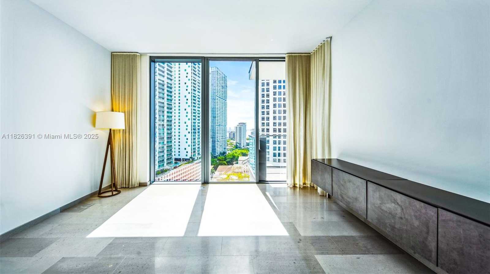 Small Image of 68 SOUTH EAST 6TH ST #1605, Miami Number 2