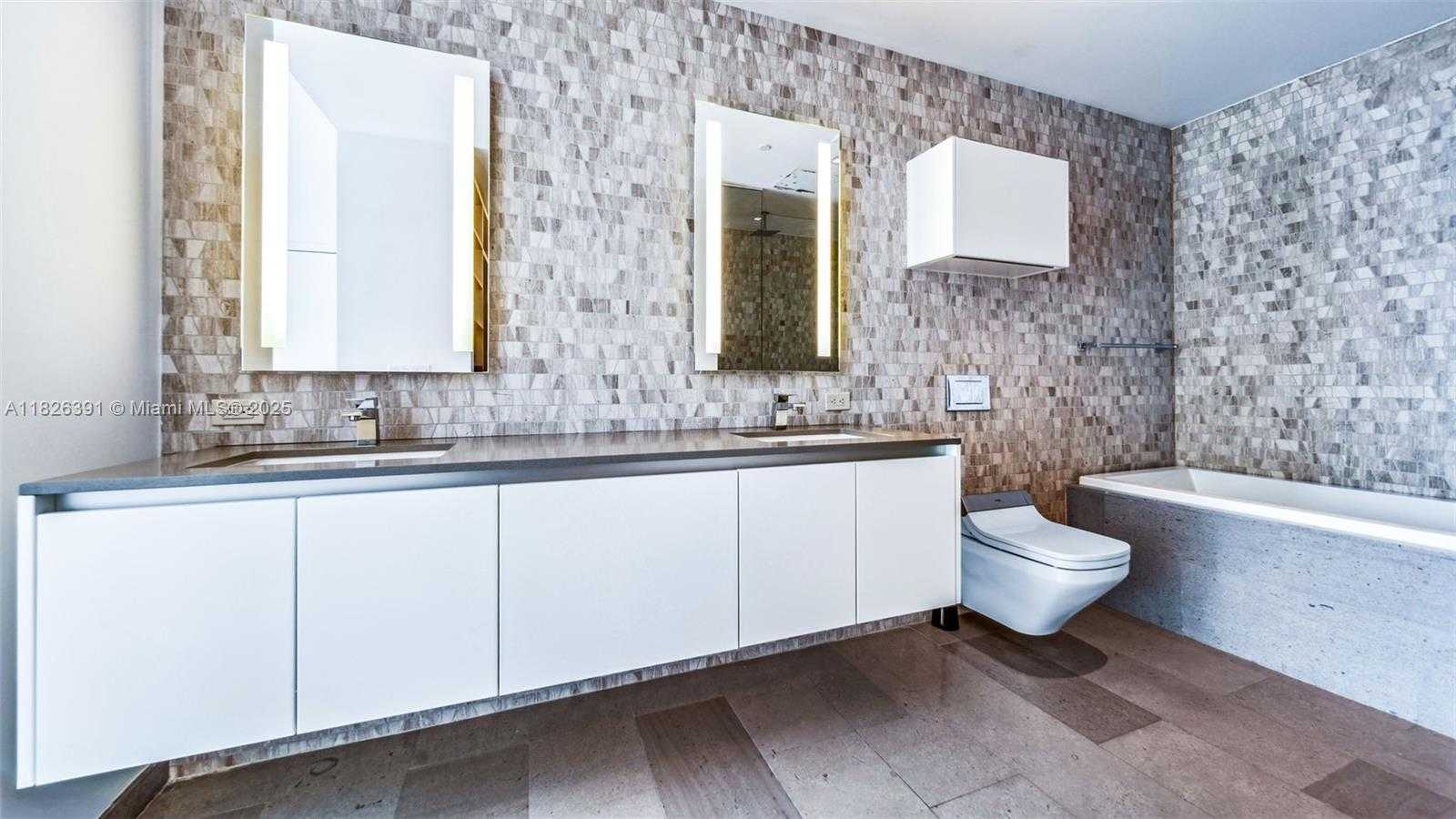 Small Image of 68 SOUTH EAST 6TH ST #1605, Miami Number 21