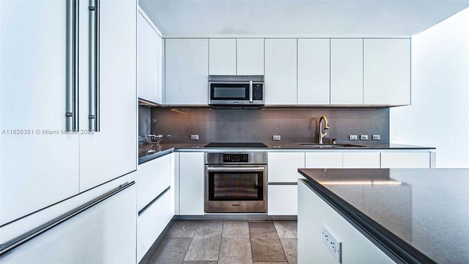 Small Image of 68 SOUTH EAST 6TH ST #1605, Miami Number 8