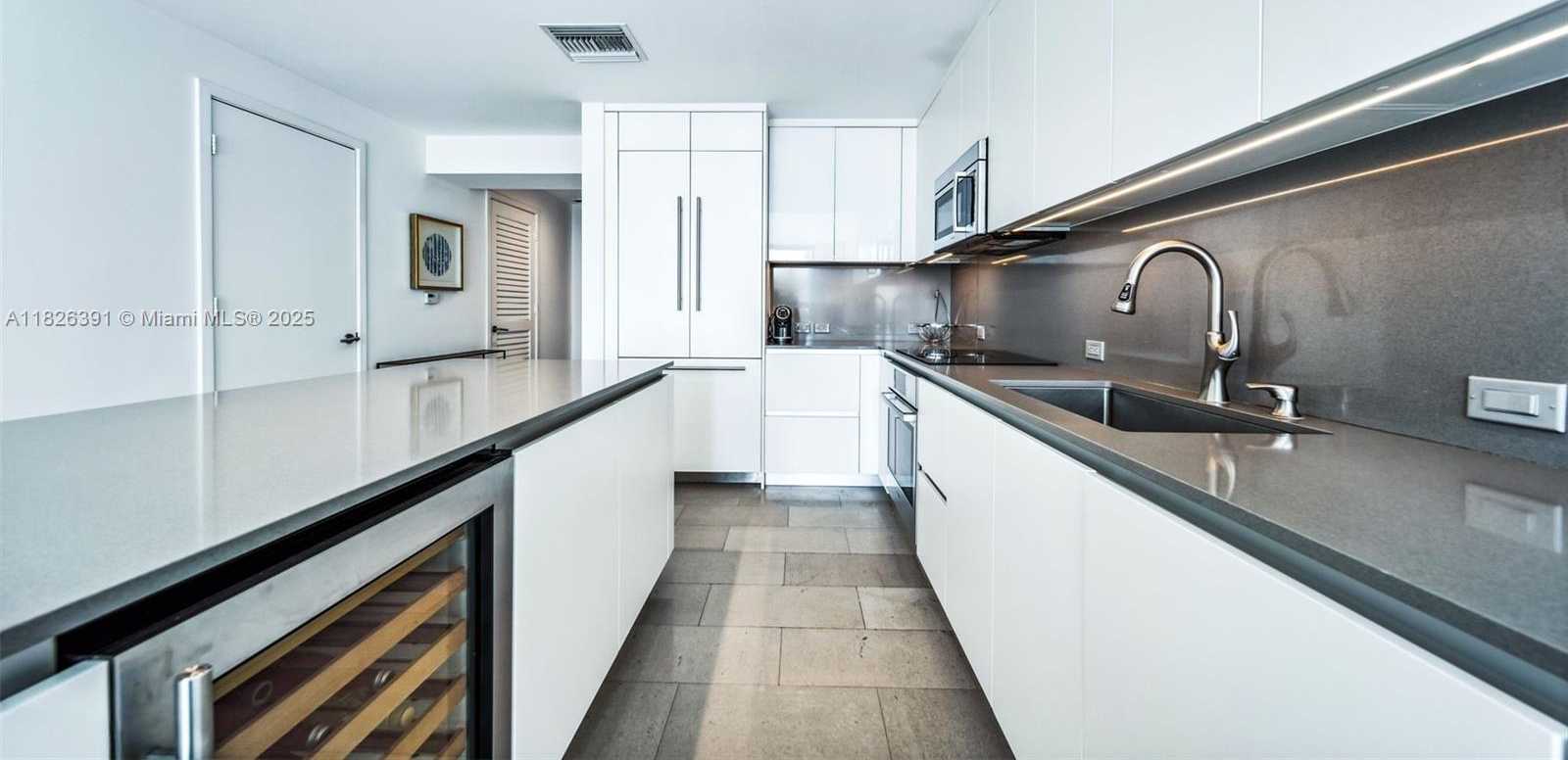 Small Image of 68 SOUTH EAST 6TH ST #1605, Miami Number 9