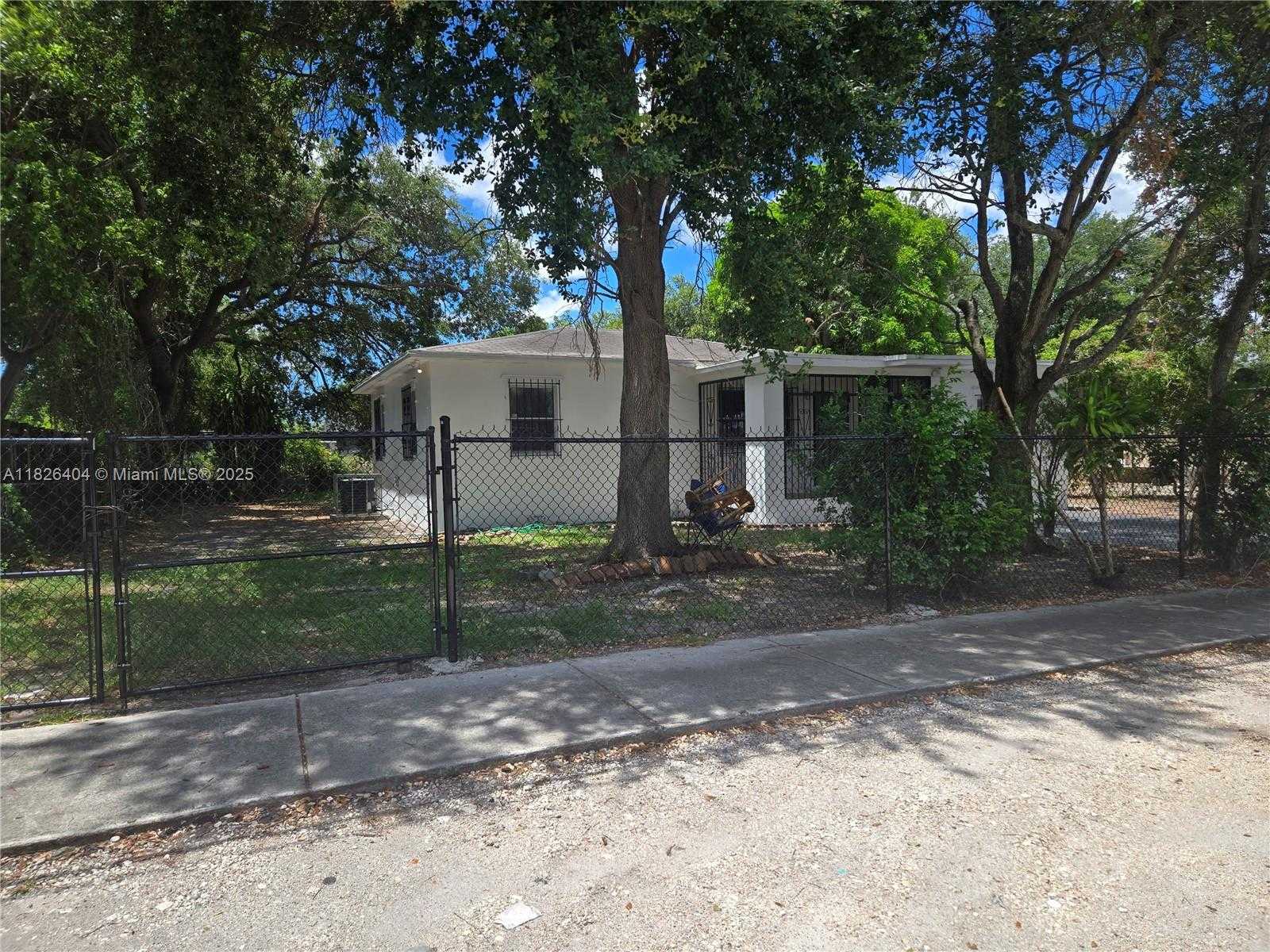 Small Image of 2150 NORTH WEST 93RD ST, Miami Number 2