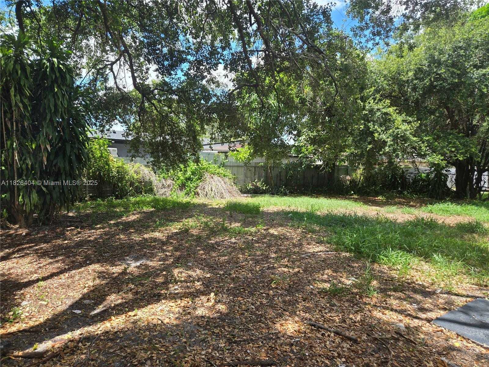 Small Image of 2150 NORTH WEST 93RD ST, Miami Number 4