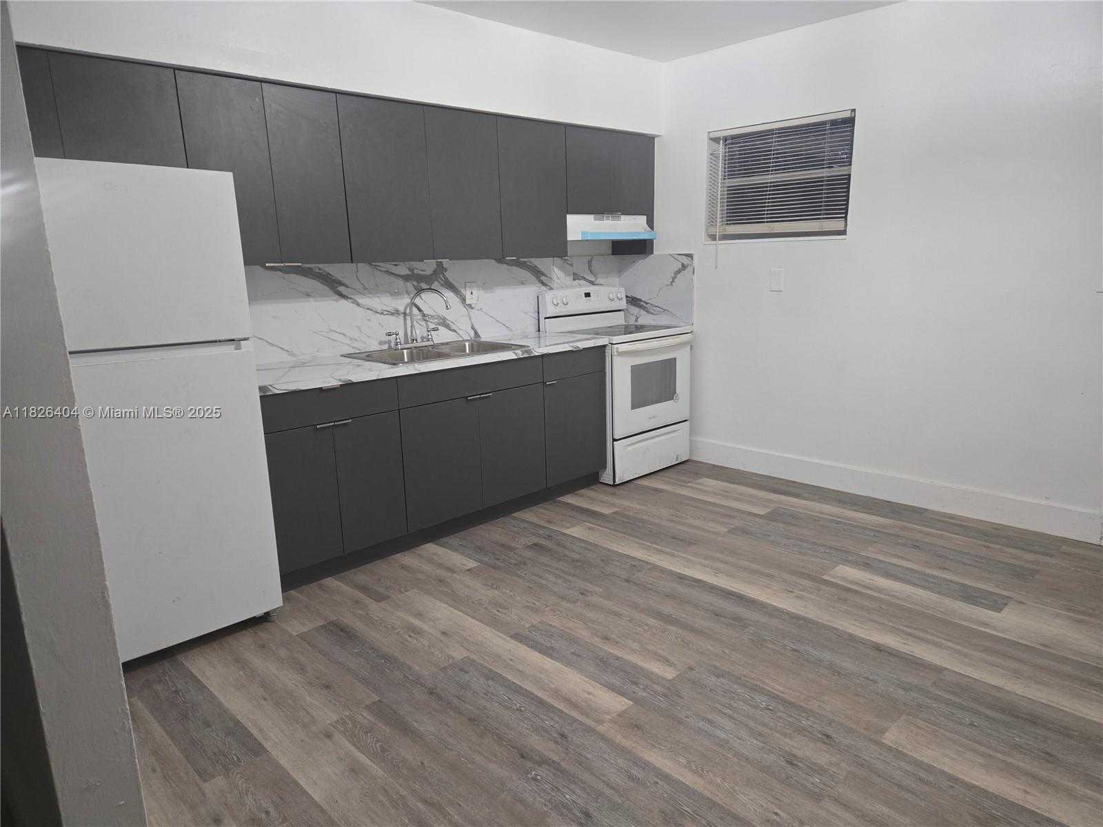 Small Image of 2150 NORTH WEST 93RD ST, Miami Number 6