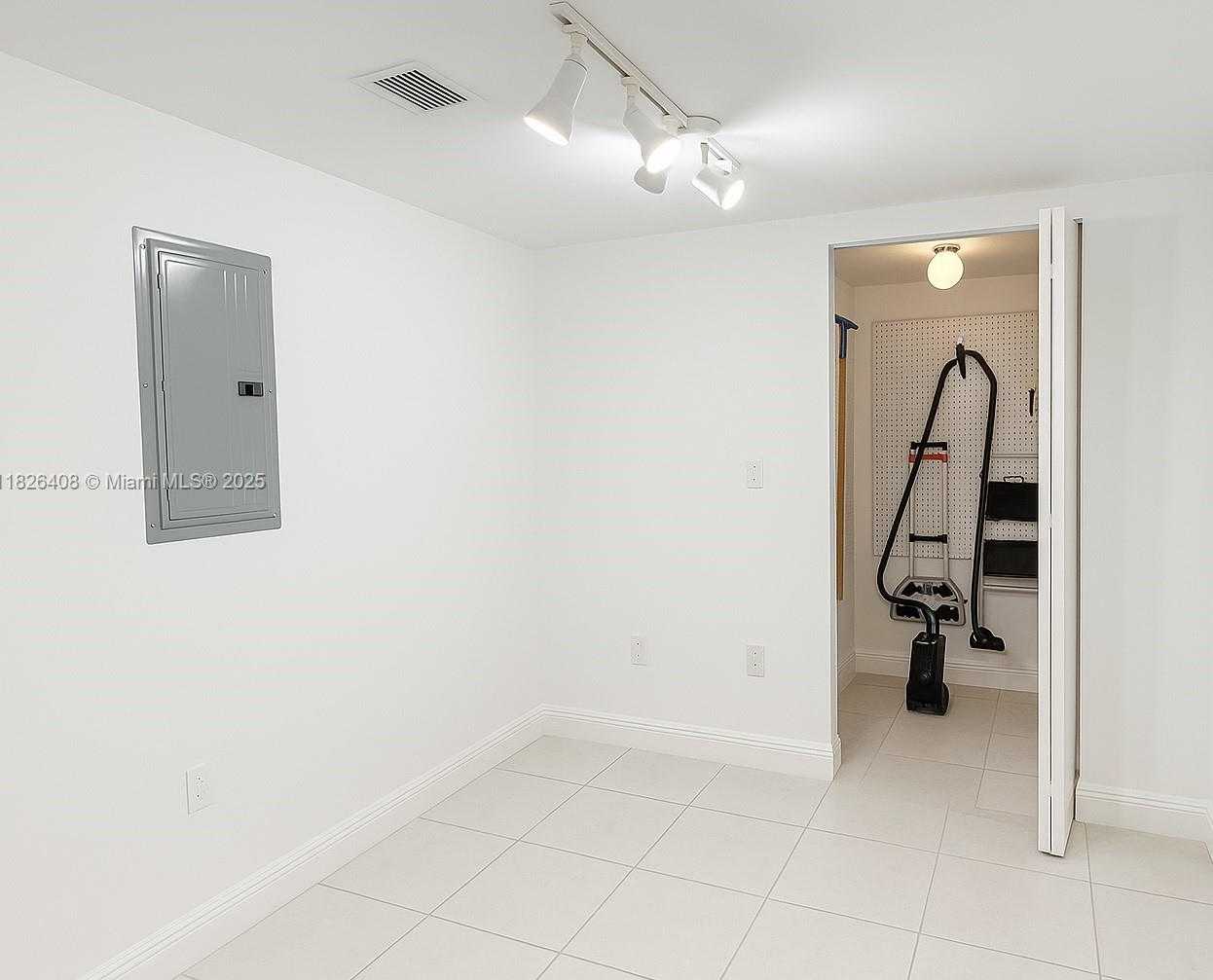 Small Image of 350 SOUTH MIAMI AVE #1206, Miami Number 17