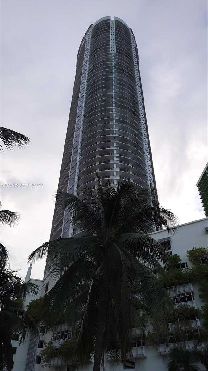 Small Image of 1750 NORTH BAYSHORE DR #4107, Miami Number 2