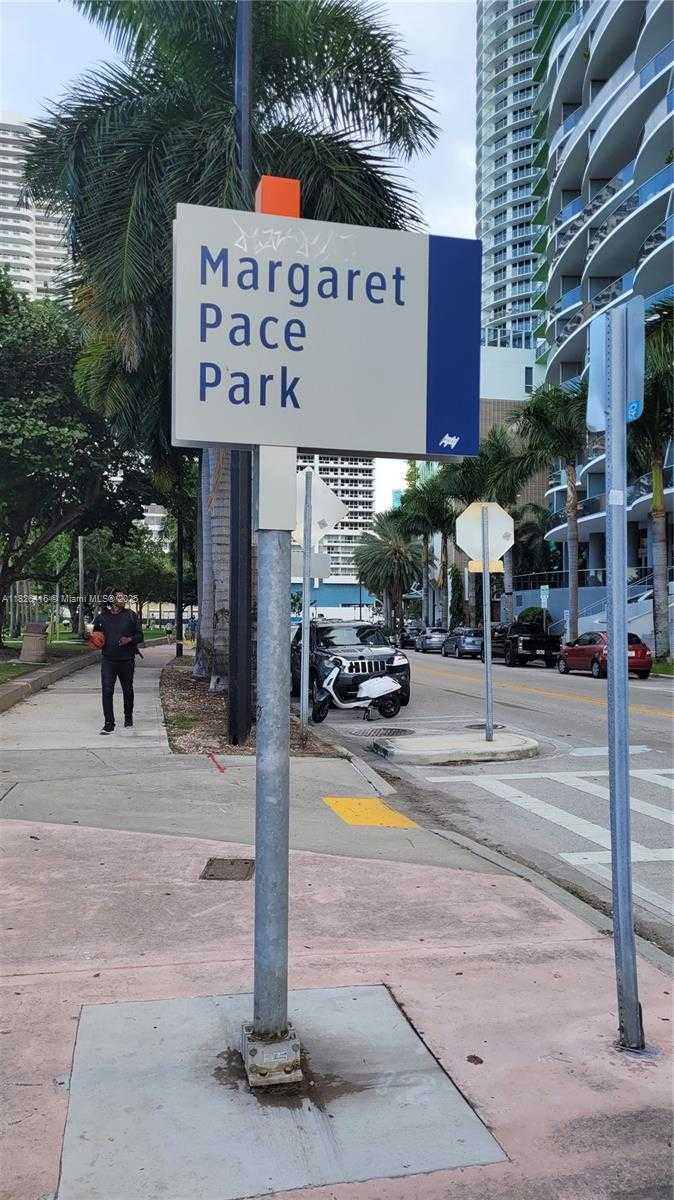Small Image of 1750 NORTH BAYSHORE DR #4107, Miami Number 3