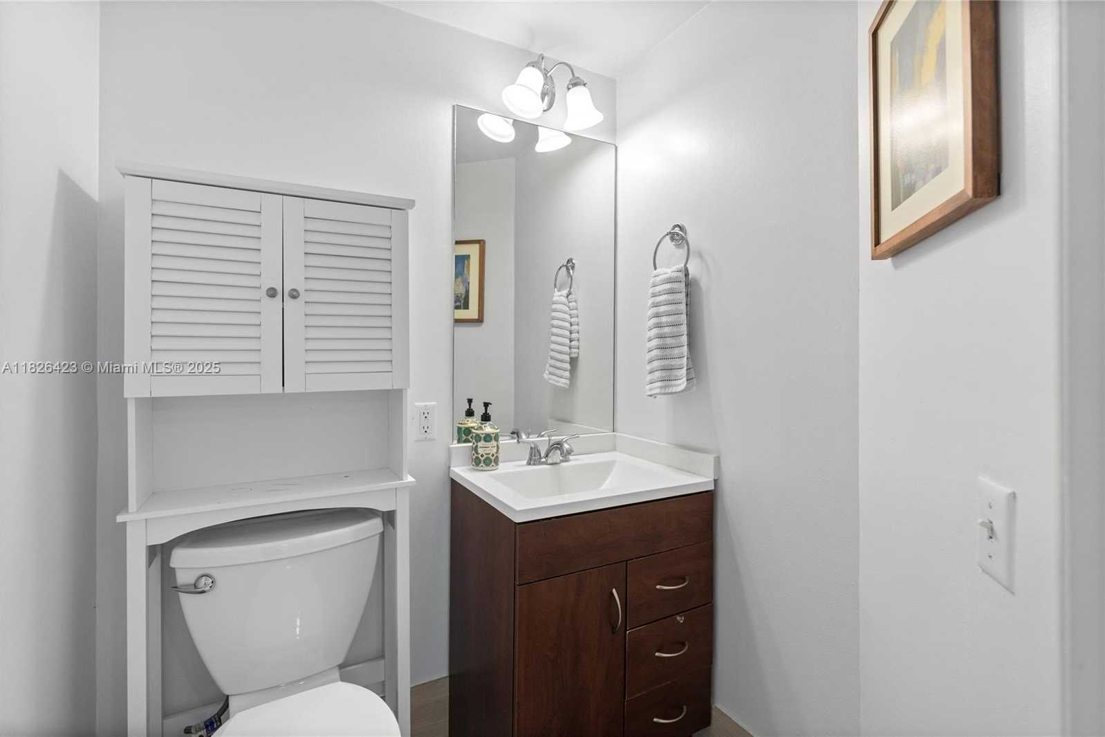 Small Image of 701 BRICKELL KEY BLVD #1408, Miami Number 7