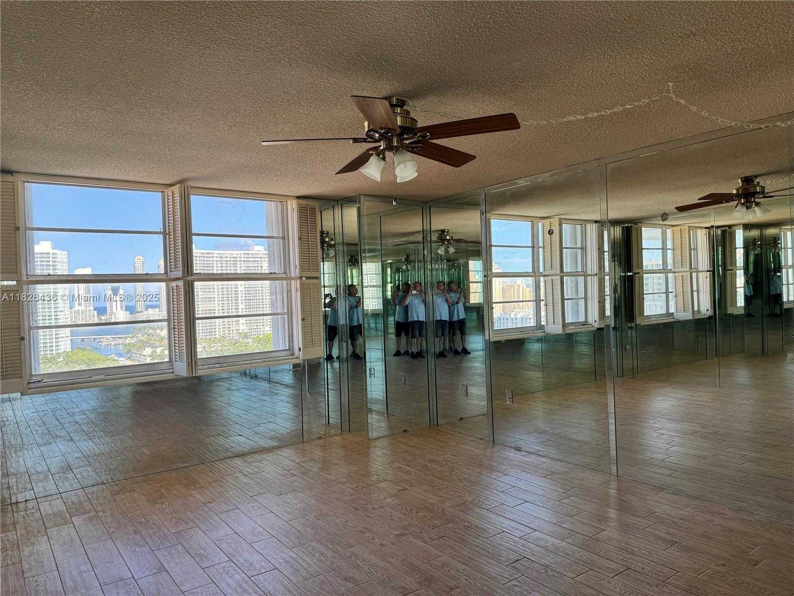 Small Image of 2851 NORTH EAST 183RD ST #1903E, Aventura Number 9