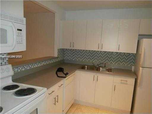 Small Image of 15221 NORTH EAST 6TH AVE #A203, Miami Number 4