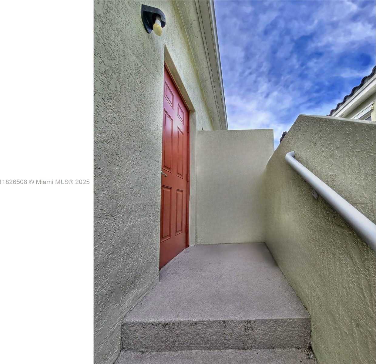 Small Image of 17067 SOUTH WEST 93RD ST #Studio, Miami Number 3