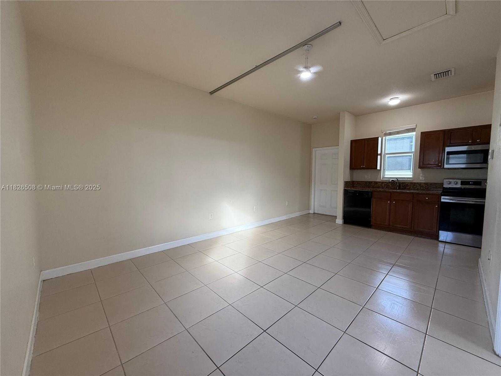 Small Image of 17067 SOUTH WEST 93RD ST #Studio, Miami Number 6
