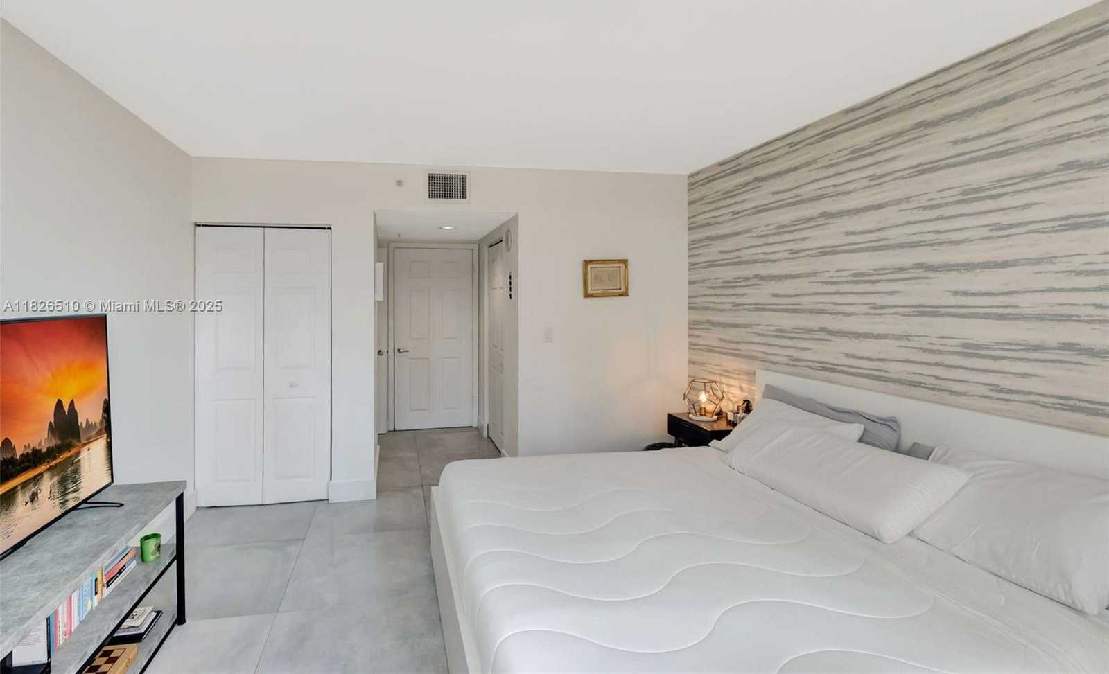 Small Image of 1155 BRICKELL BAY DR #403, Miami Number 10