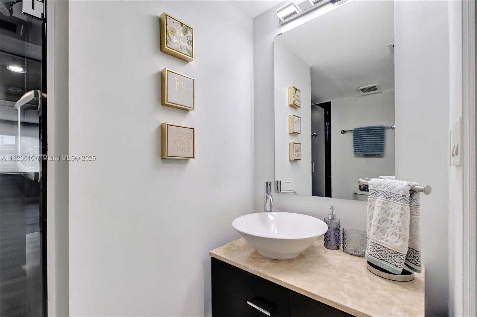 Small Image of 1155 BRICKELL BAY DR #403, Miami Number 12