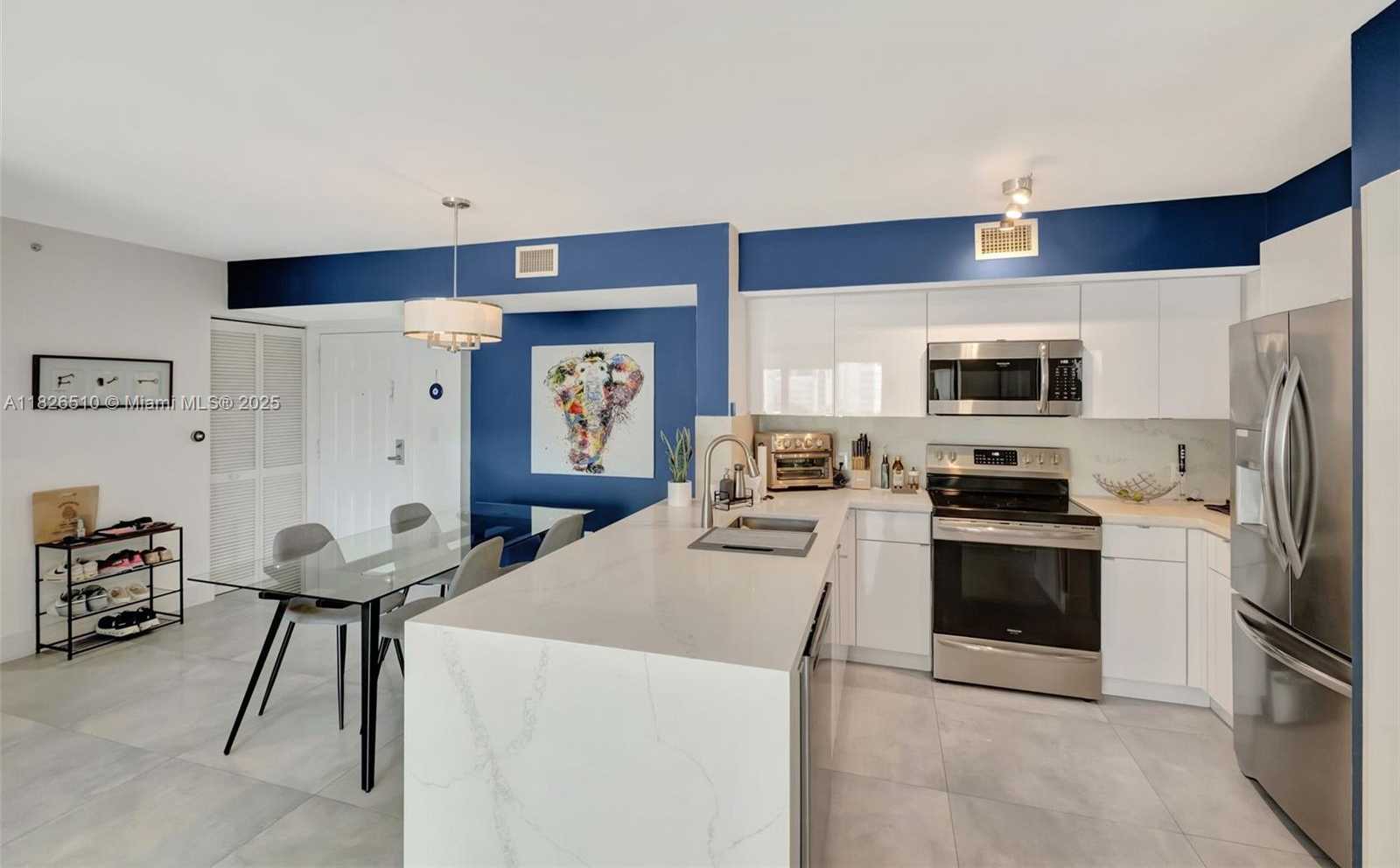 Small Image of 1155 BRICKELL BAY DR #403, Miami Number 3