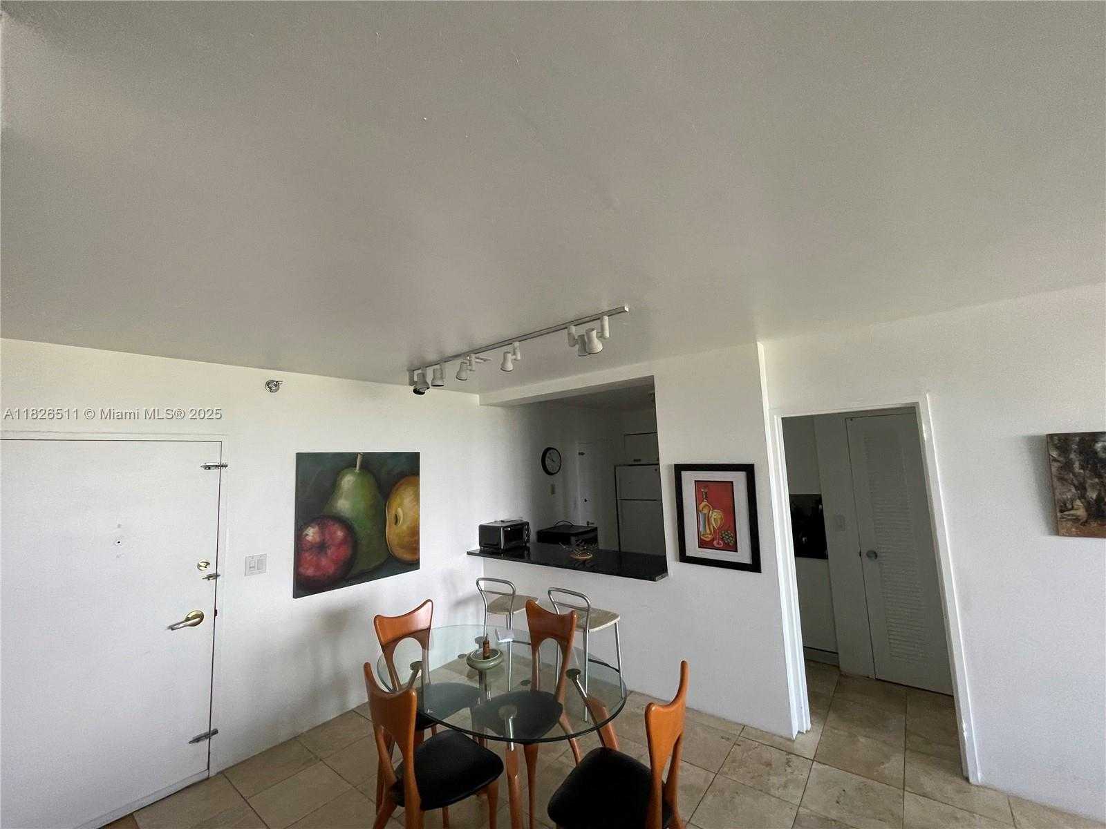 Small Image of 5700 COLLINS AVE #15H, Miami Beach Number 16