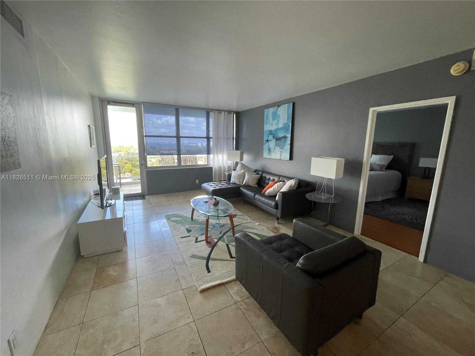 Small Image of 5700 COLLINS AVE #15H, Miami Beach Number 19