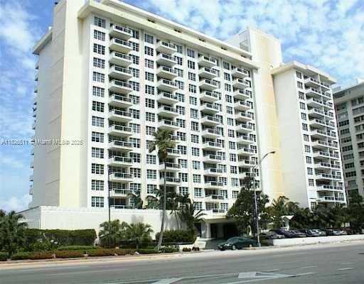 Small Image of 5700 COLLINS AVE #15H, Miami Beach Number 27