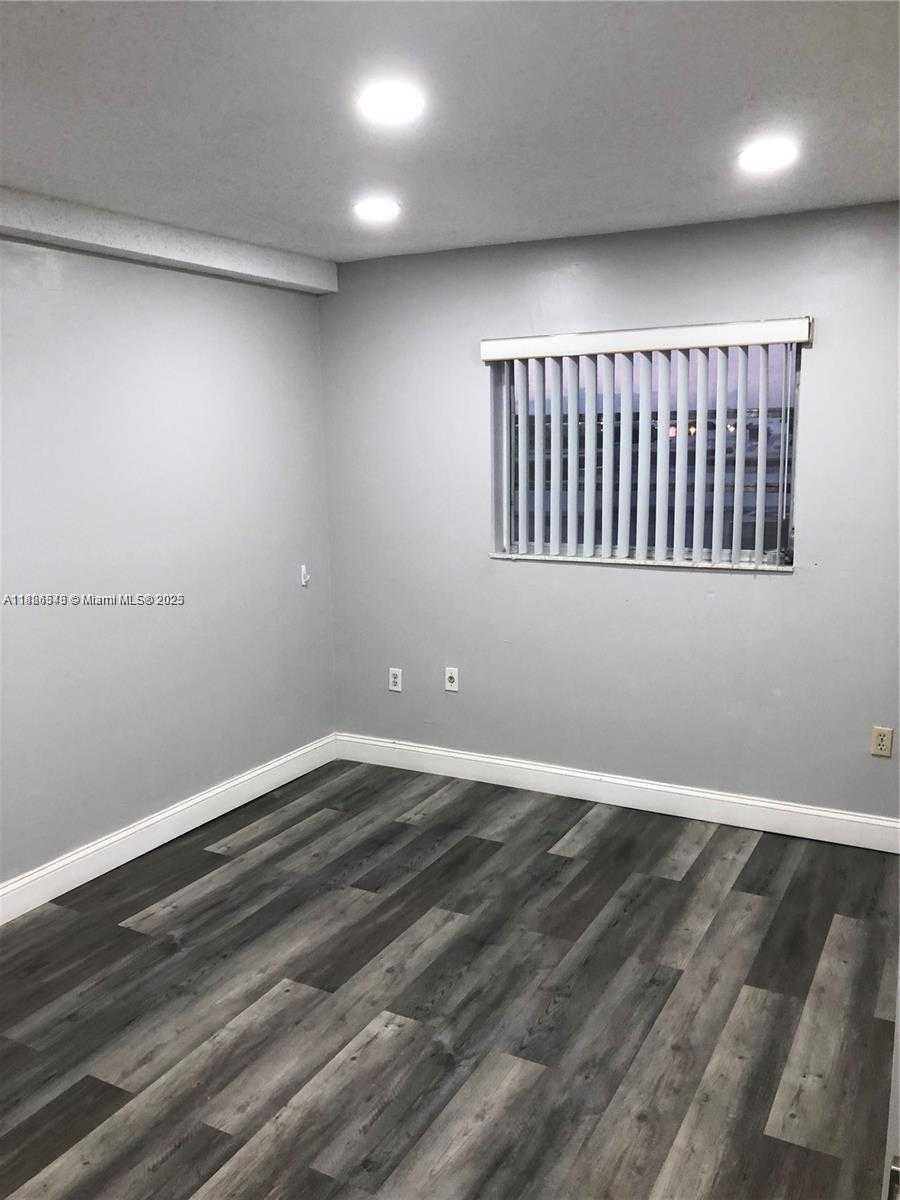 Small Image of 1555 WEST 44TH PL #334, Hialeah Number 15